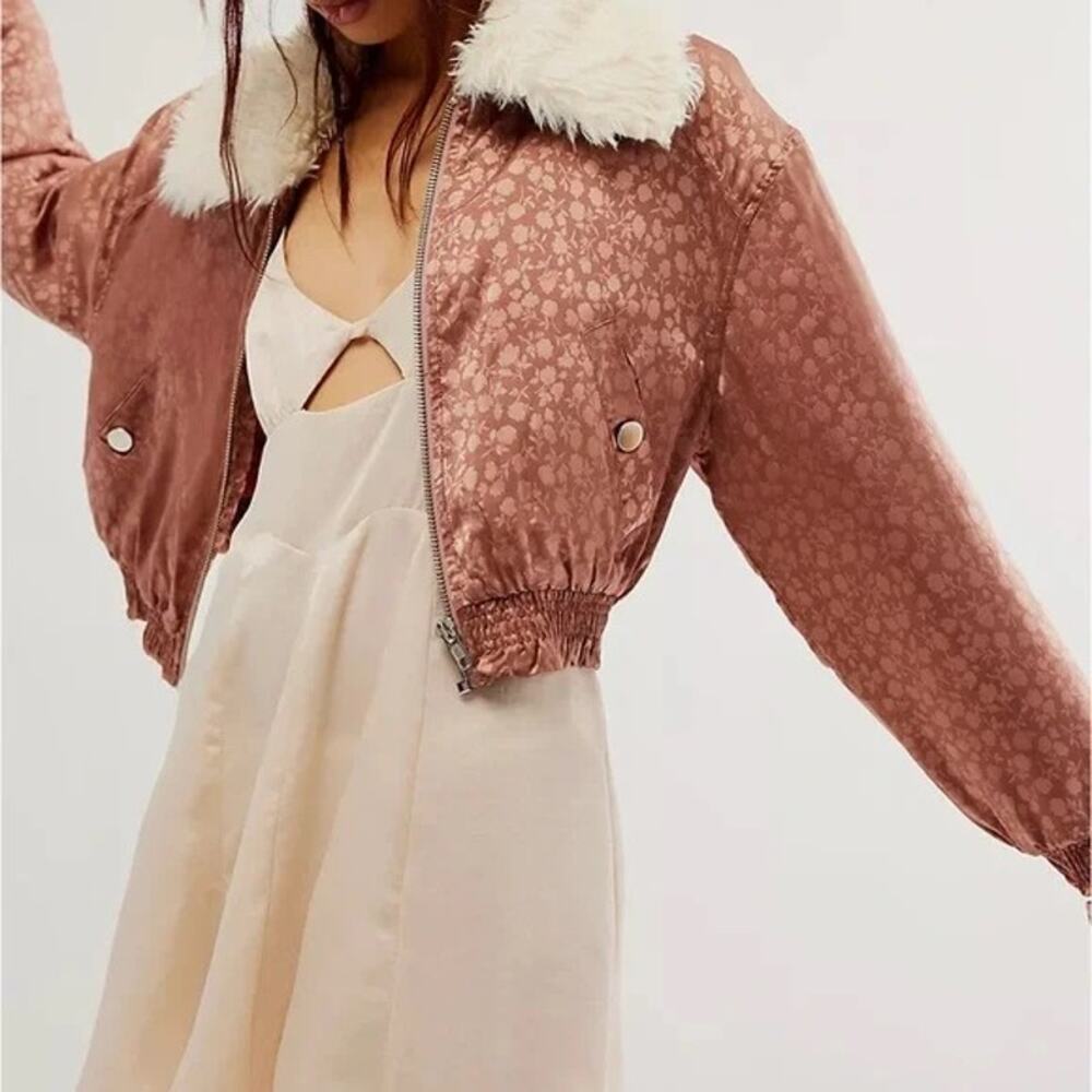 NWOT-Free People Crafted Floral Bomber Jacket Peach zip up with fur collar Sz:SM - Picture 2 of 5
